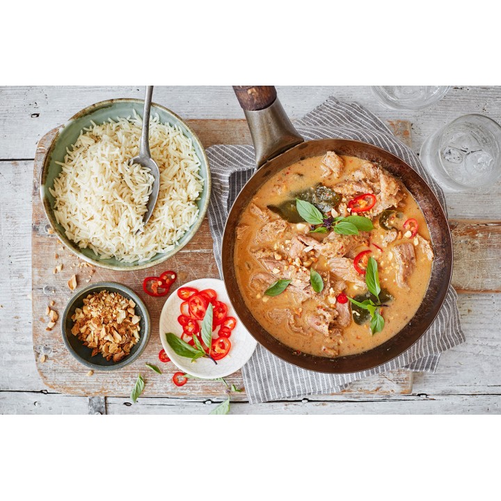 Plongez dans les saveurs exotiques de la Thaïlande avec cette recette authentique de Panang Curry, une explosion de saveurs épicées et crémeuses !