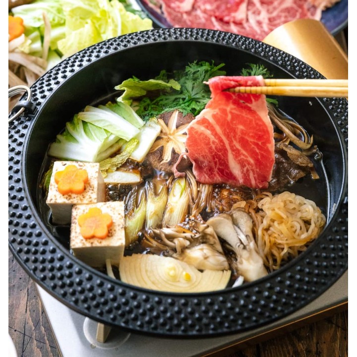 Voyage Culinaire au Japon : Découvrez l'Excellence de Notre Sauce pour Sukiyaki